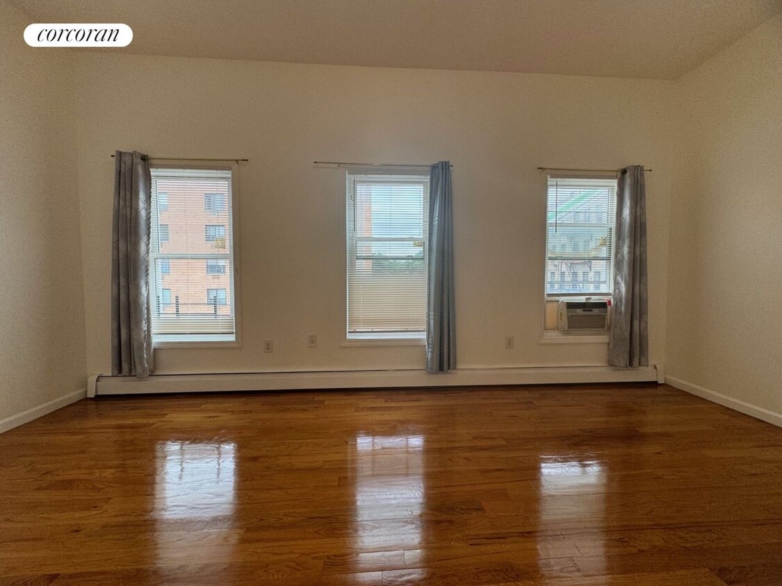 Foto principal - 174 Nostrand Ave