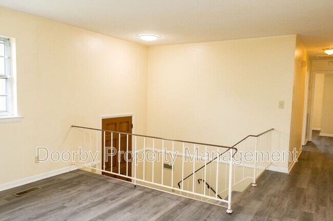 Foto del edificio - 8911 Drake Parkway Rd