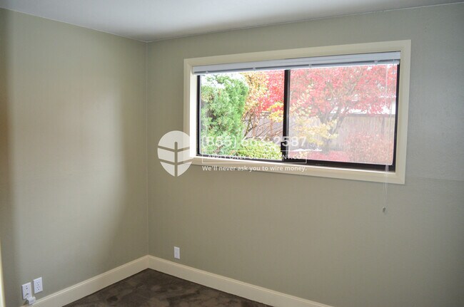 Foto del edificio - 14705 SE Eastgate Dr