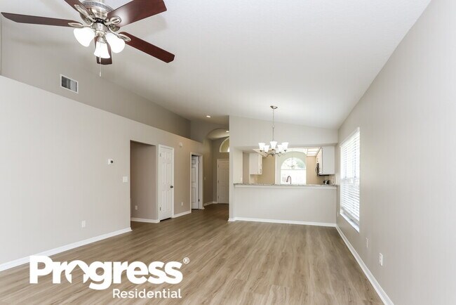Building Photo - 2013 Thornbush Pl