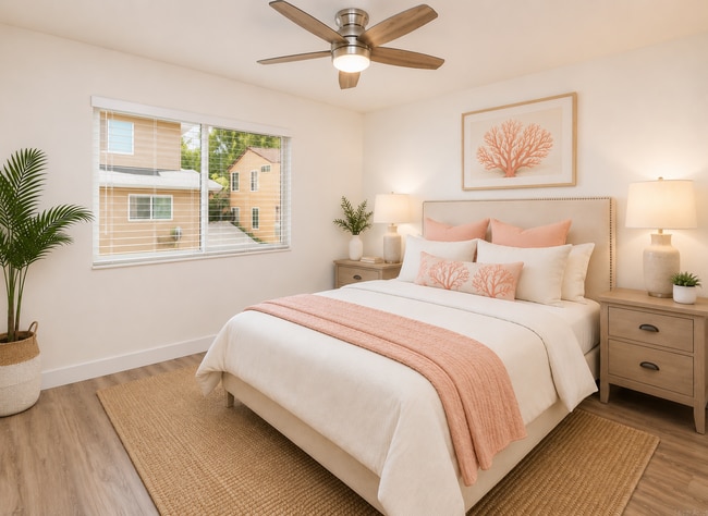 Foto del edificio - Tranquil 3 Bed,2 Bath Condo with Garage + Parking space, Central Air, Washer & Dryer - 15 min to ...