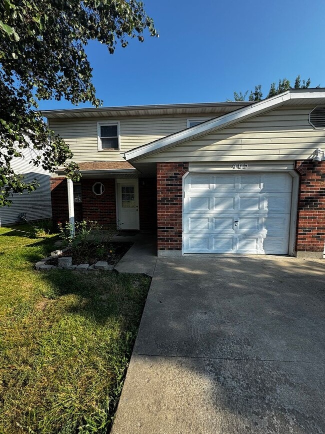 Building Photo - 405 Catherine Dr