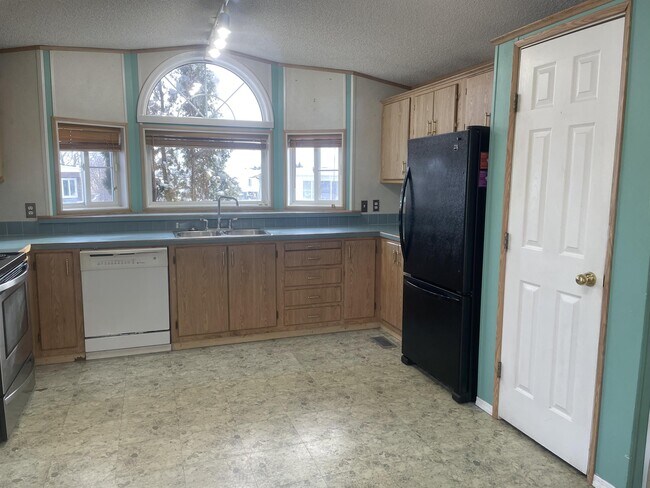 Photo du bâtiment - 8420 Alaska Rd