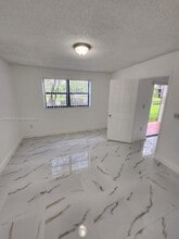 Building Photo - 9845 Nob Hill Ct