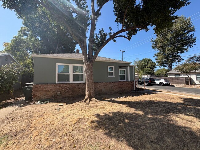 Building Photo - 2101/05 51st Street