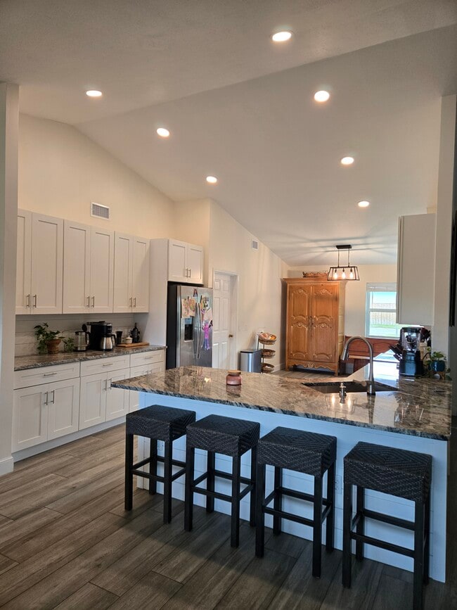 Foto del edificio - 9300 SE Eagle Ave