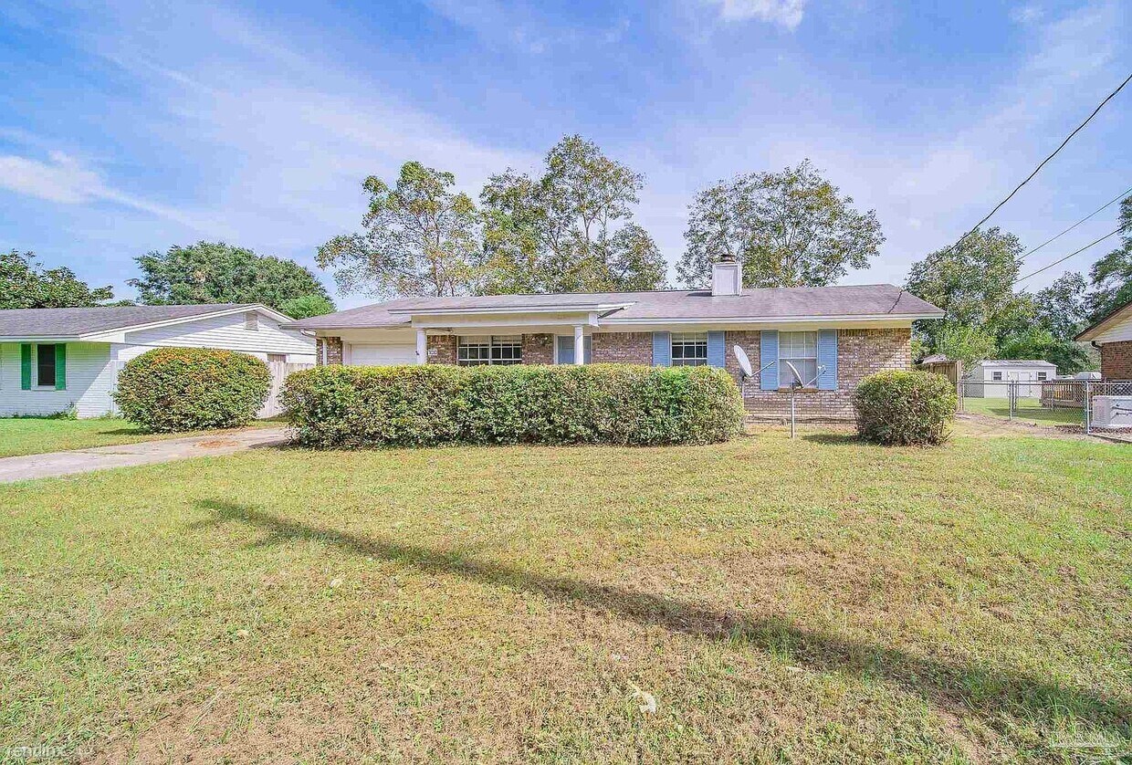 Primary Photo - 2 br, 2 bath House - 7010 NE Oakfield Rd