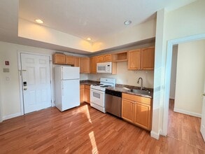 Building Photo - 289 Merrimack St