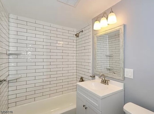 Building Photo - 321 South Ave