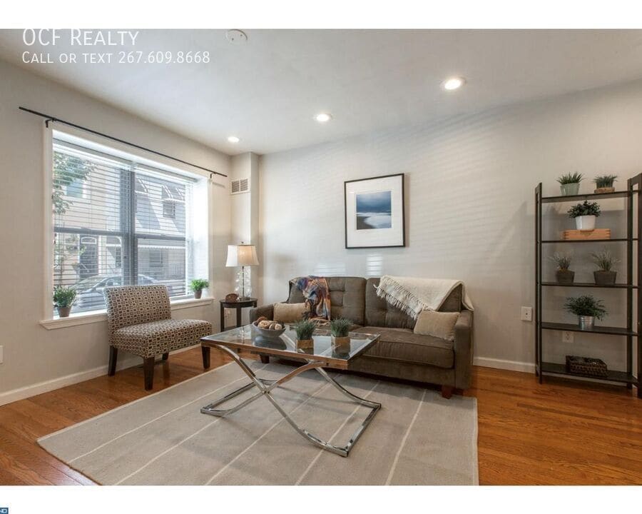 Primary Photo - 1934 Titan St