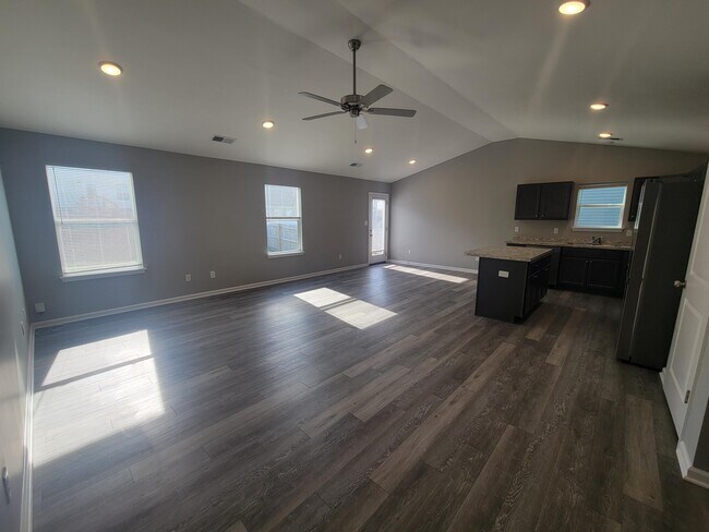 Foto del edificio - 132 Landry Ln