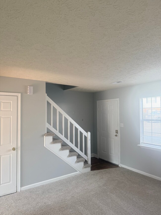 Building Photo - 16 Duiguid Dr