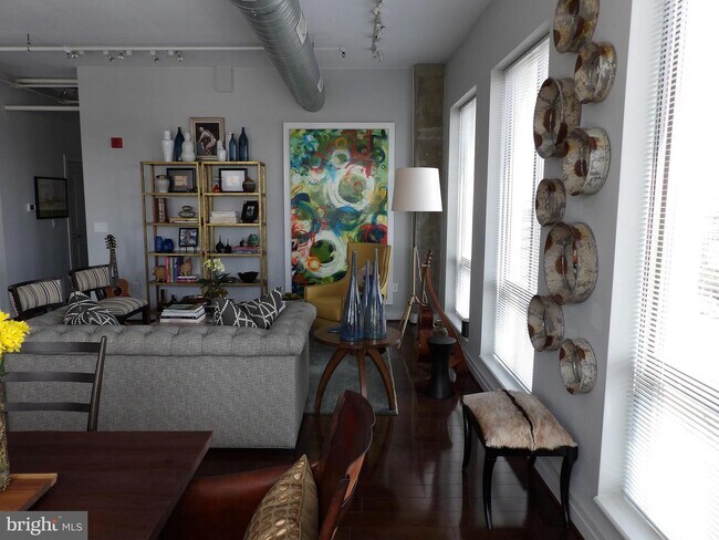 Foto del edificio - 301 Massachusetts Ave NW