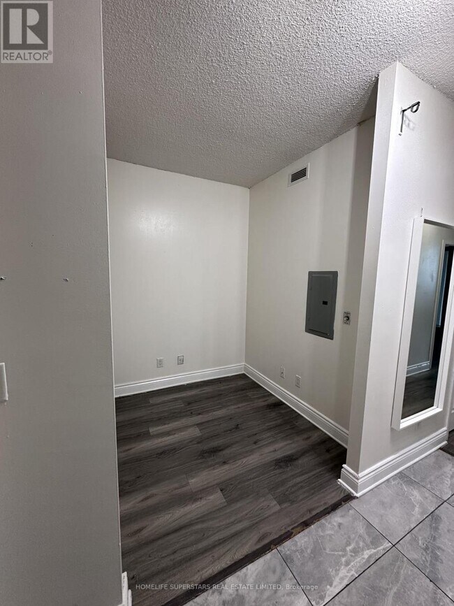 Photo du bâtiment - 18 Yonge St