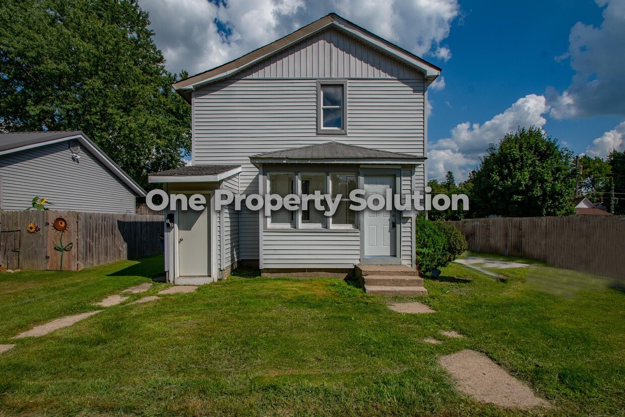 527 Niesen St Unit 1, La Porte, IN 46350 Apartment for Rent in La