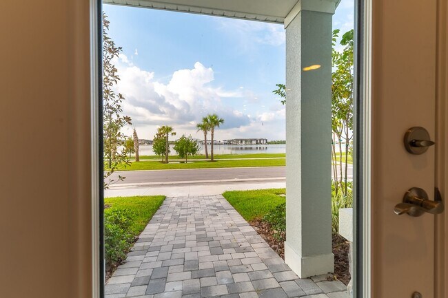 Foto del edificio - Beautiful Modern Town Home with Water Fron...
