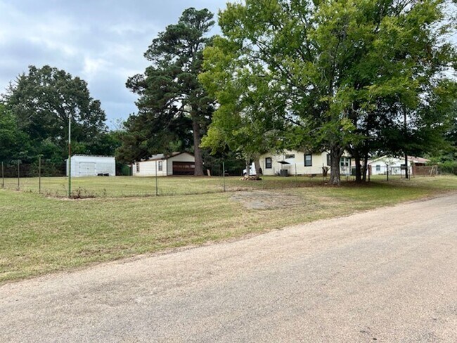 Foto del edificio - 301 W Main St