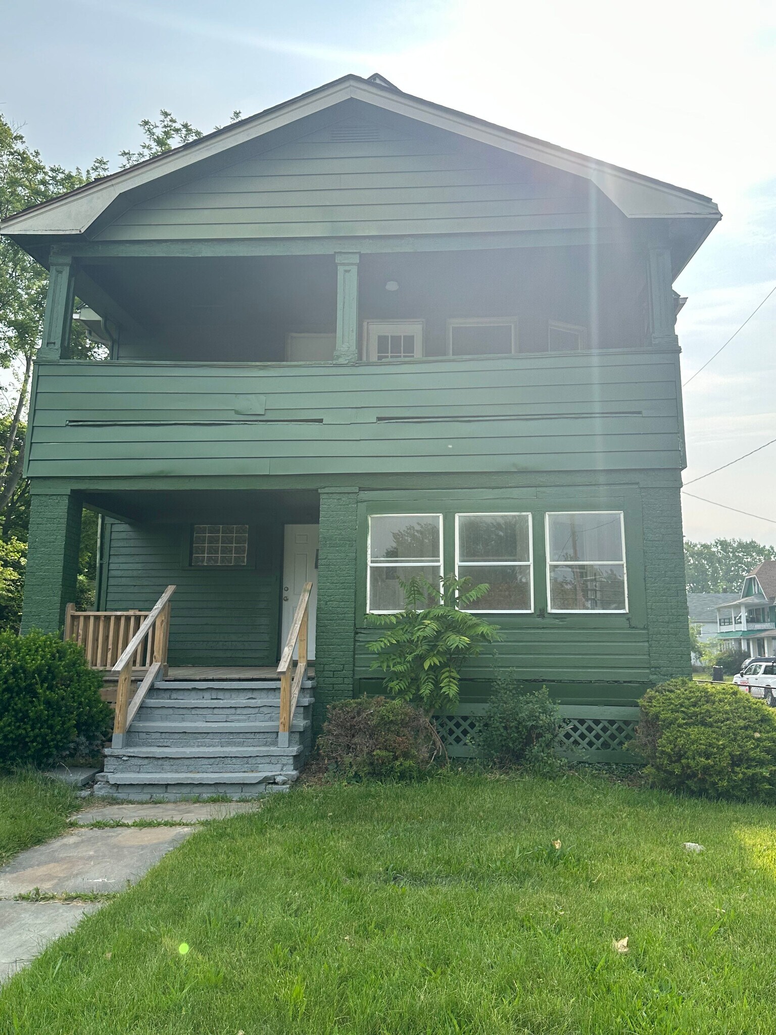1185 E 123rd St Cleveland, OH 44108 – photo 1