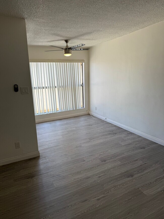 Foto del edificio - 3337 S Durango Ave