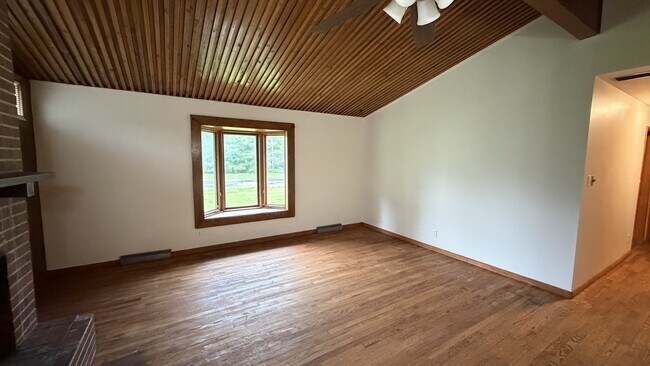 Building Photo - 101 McKinley Cir