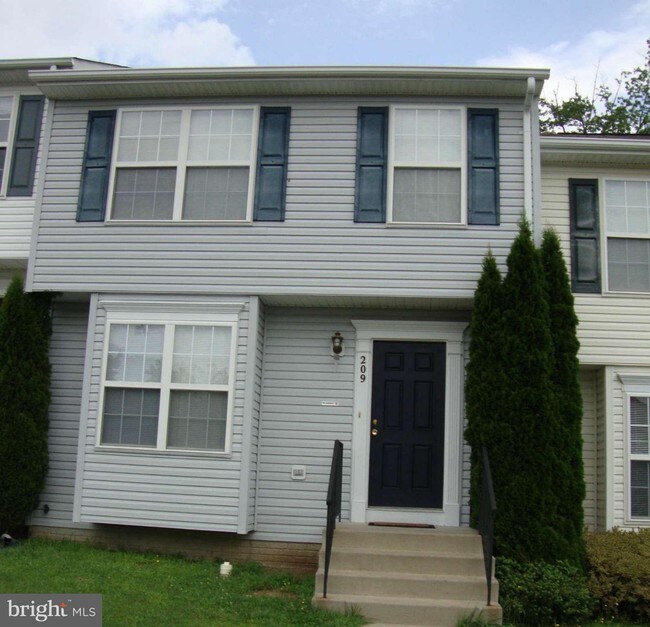 Building Photo - 209 Merrill Ct