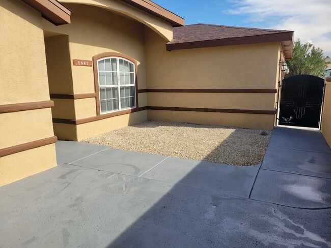 Building Photo - Beautiful 3 bedroom/2 Bath Home!