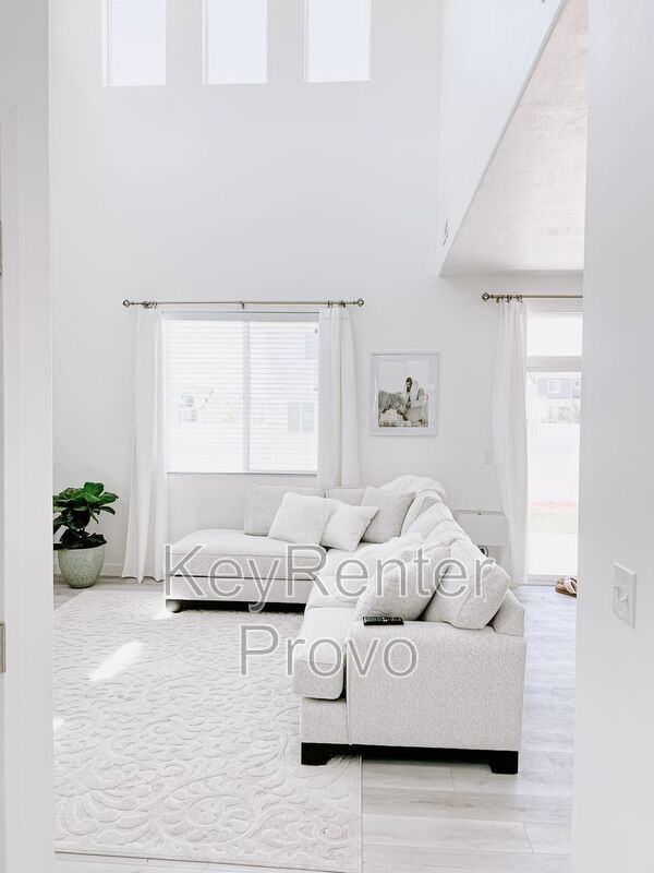 Building Photo - 804 S 290 W