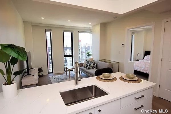 Building Photo - 41-26-41-44 44th St