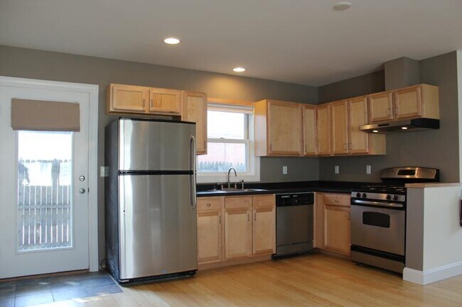 Photo - 18 Monroe St House