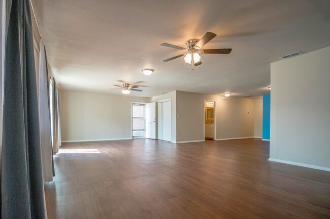 Building Photo - 601 Hibiscus Ave