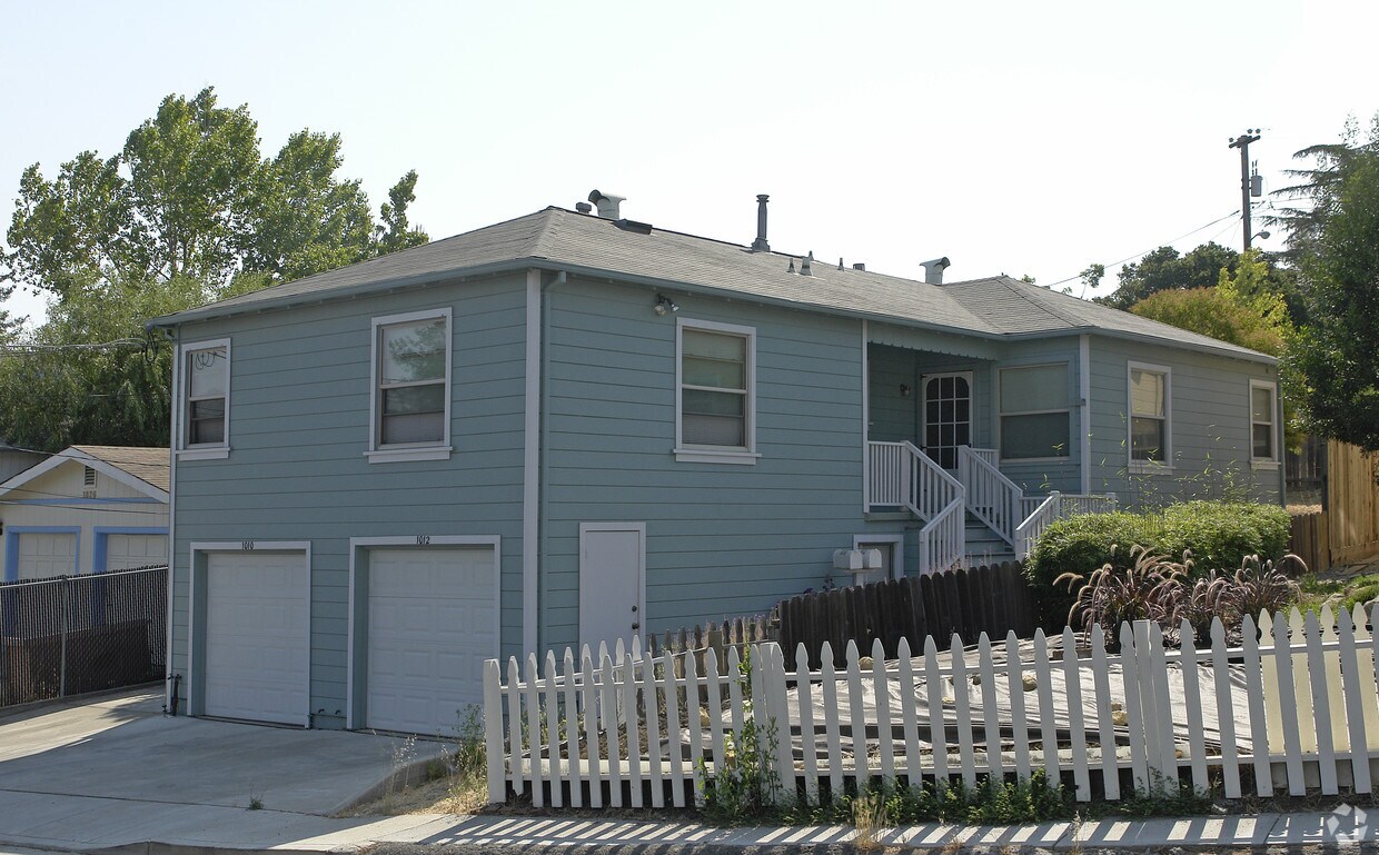 Building Photo - 1010-1012 Shell Ave