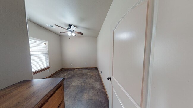 Foto del edificio - 11201 NE Marigold Ln