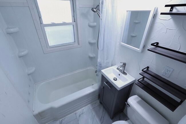 Foto del edificio - 843 Davies Ave