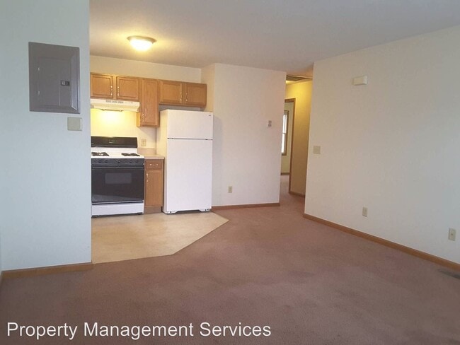 Building Photo - 215 Stonewall Ct