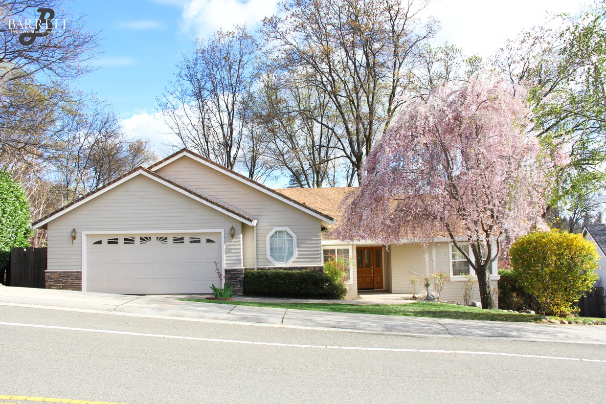 645 Ranch Dr, Grass Valley, CA 95945 House Rental in Grass