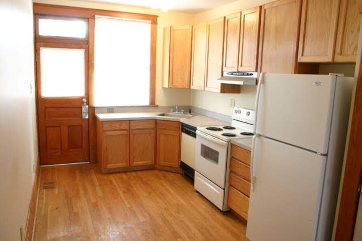 Building Photo - 5784 Pershing