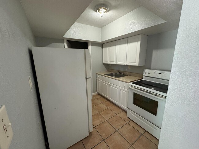 Foto del edificio - 1430 N Stacy St