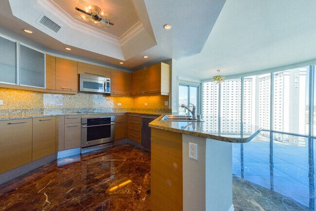 Foto del edificio - Turnberry Towers 1508W-Strip/Downtown View...
