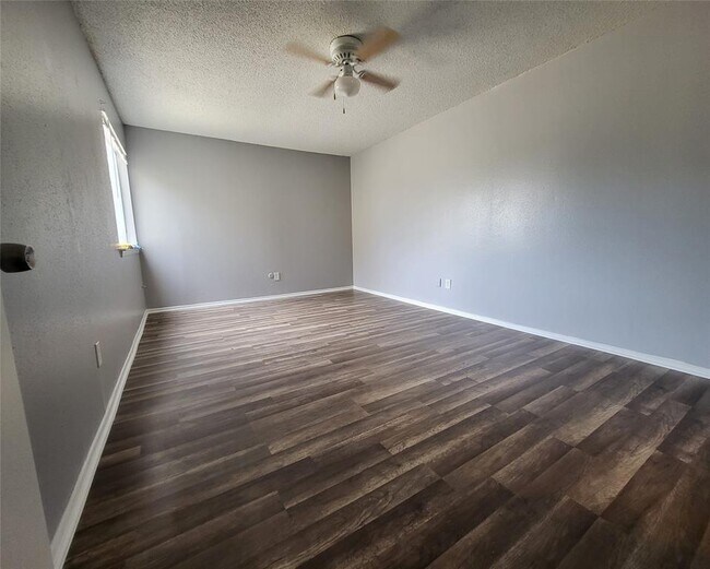 12510 Newbrook Dr Unit 223, Houston, TX 77072 Condo for Rent in Houston, TX