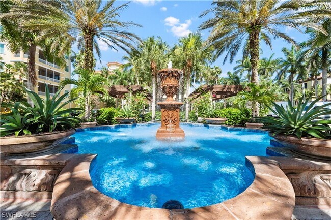 Building Photo - 2738 Tiburon Blvd E