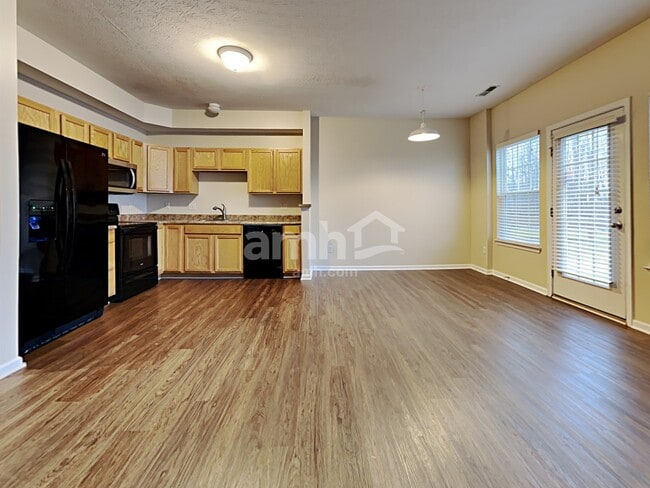 Building Photo - 5929 Marsh Cir