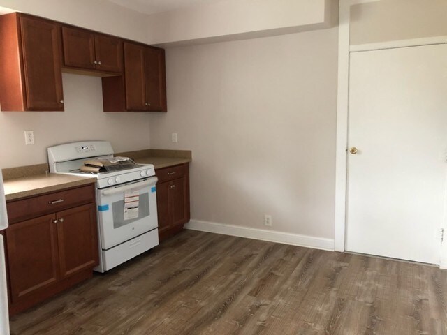 Foto del edificio - 8120 Lincoln Ave