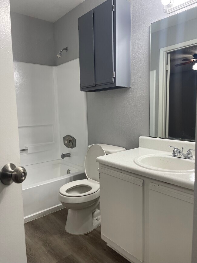 Foto del edificio - 629 Dory Ln