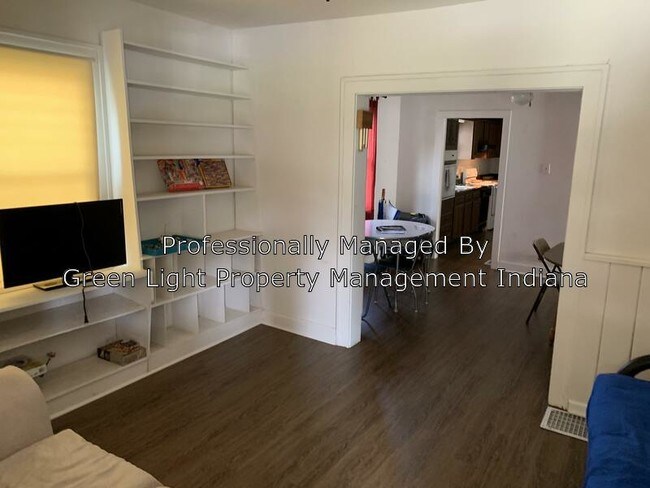 Foto del edificio - 1202 E 8th St