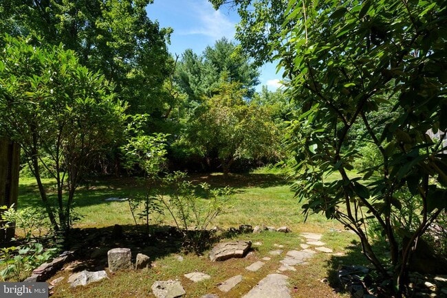 Building Photo - 11 Abelia Ct