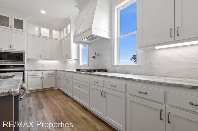 Foto del edificio - 4 br, 3 bath House - 7019 Ardennes Dr