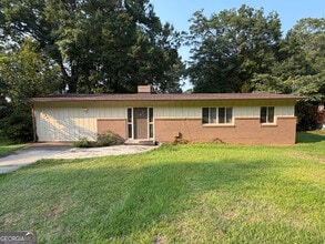 Building Photo - 2720 Hollywood Dr