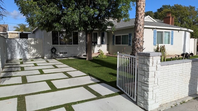 Building Photo - 6660 Aura Ave