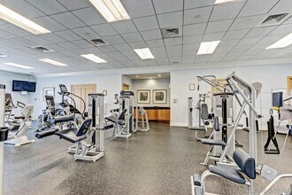 Building Photo - 2640 Lake Shore Dr