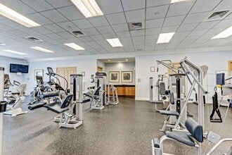 Building Photo - 2640 Lake Shore Dr